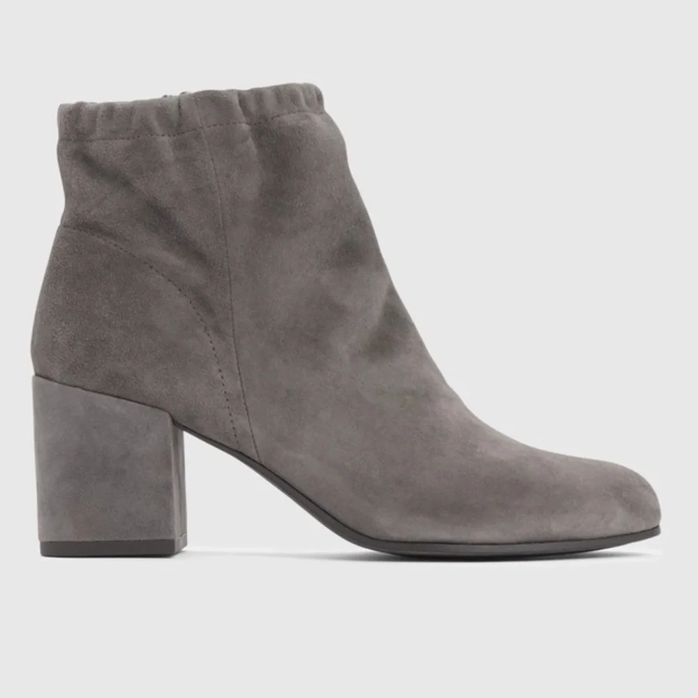 NWOT Eileen Fisher gray Hollis Suede Bootie